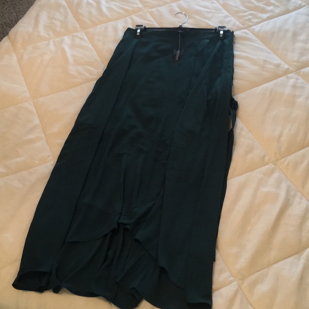 White House Black Market Maxi Skirt NWT Size 6